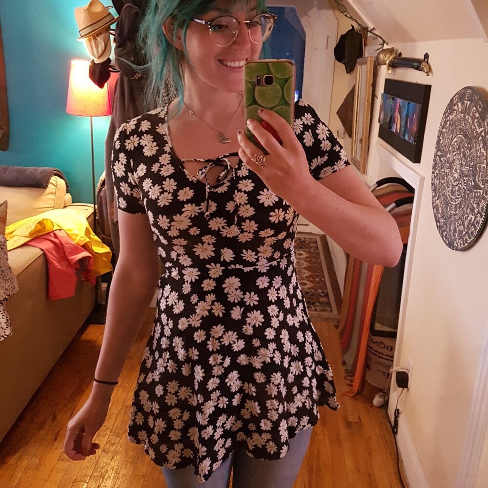 Mini daisy Dress - Picture 3 of 5
